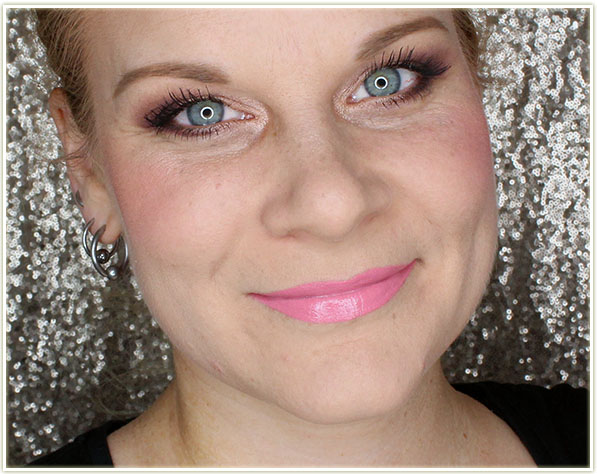 Wearing Maybelline Color Jolt in Never Bare