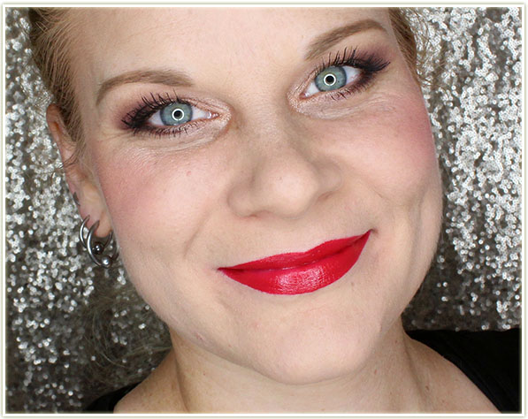 Wearing Maybelline Color Jolt in Red-dy Or Not